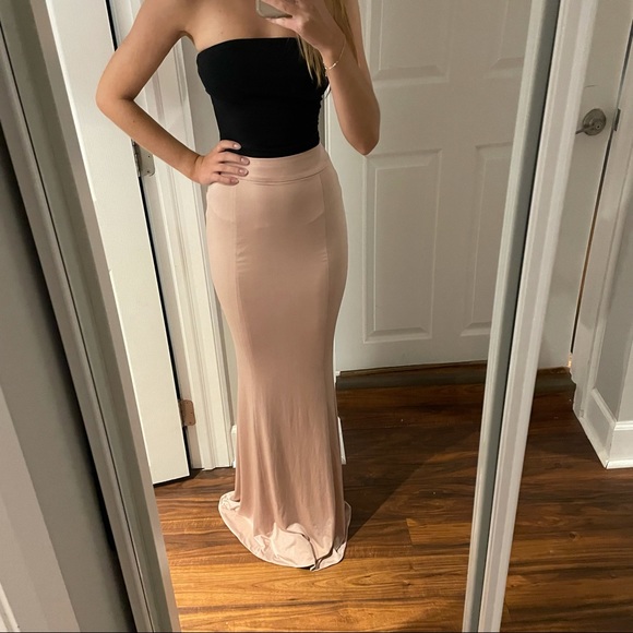 NWT House of CB Blush Pink Mermaid Skirt - Picture 2 of 6